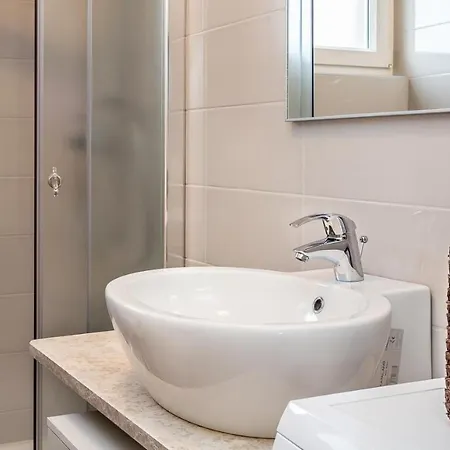 Modern & Comfy Marko Apartment *