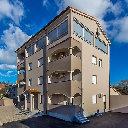 Apartment Modern & Comfy Marko